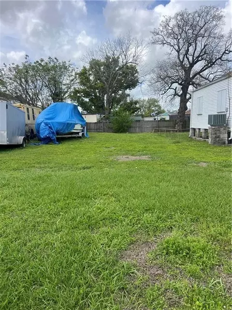 2226 Mazant St, New Orleans, LA 70117