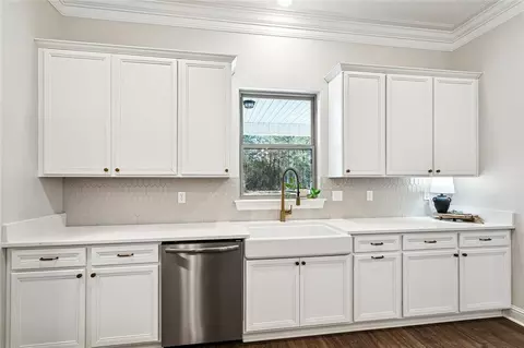 Kitchen - 184 Warrior Trce, Covington, LA 70435 photo 4 of 4
