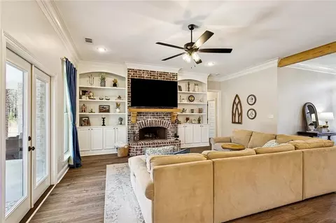 Living - 184 Warrior Trce, Covington, LA 70435 photo 1 of 2
