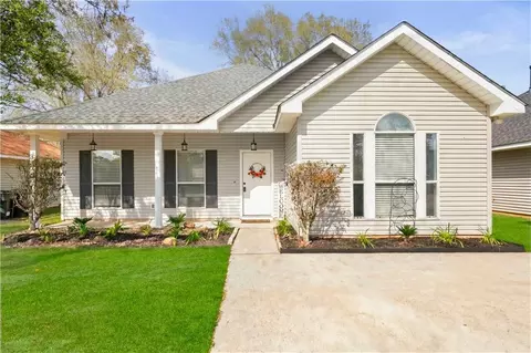 755 Labarre St, Mandeville, LA 70448