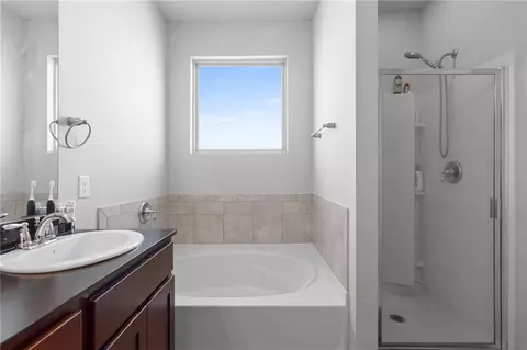 Bath - 144 E Lake Ct, Slidell, LA 70461 photo 1 of 2