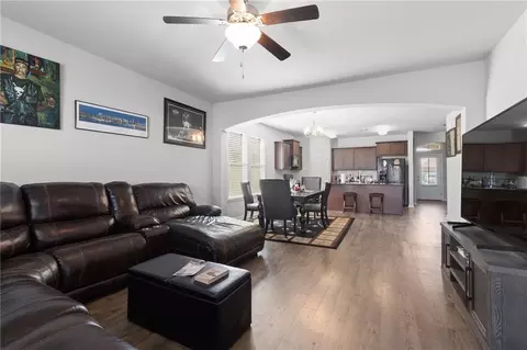 Entry Way - 144 E Lake Ct, Slidell, LA 70461 photo 4 of 4