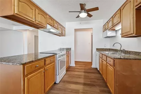 Kitchen - 214 Coronado Dr, Luling, LA 70070 photo 3 of 3