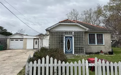 436 Avenue D Ave, Marrero, LA 70072