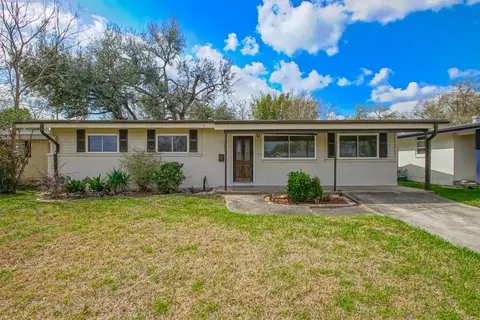 8114 Dalton St, Metairie, LA 70003