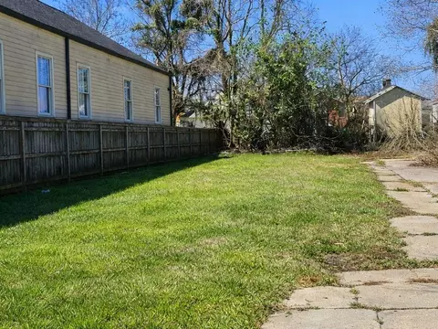 1524 Piety St, New Orleans, LA 70117