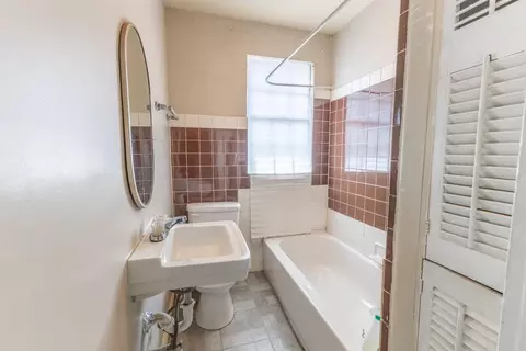 Bath - 142 Rencopas Ct, Jefferson, LA 70121 photo 4 of 4