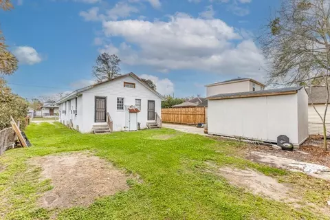 Exterior - 142 Rencopas Ct, Jefferson, LA 70121 photo 5 of 7