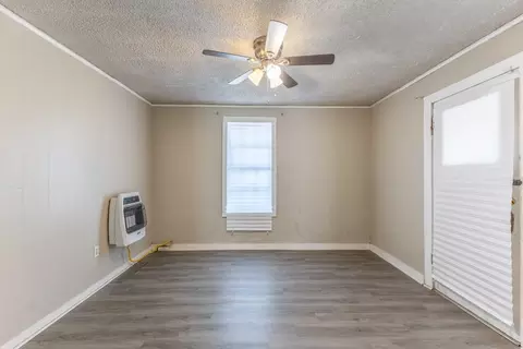 Living - 142 Rencopas Ct, Jefferson, LA 70121 photo 4 of 4