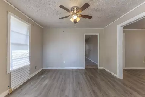 Living - 142 Rencopas Ct, Jefferson, LA 70121 photo 3 of 4