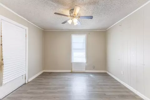 Living - 142 Rencopas Ct, Jefferson, LA 70121 photo 1 of 4