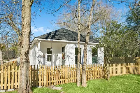 710 N Monroe St, Covington, LA 70433