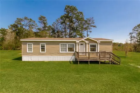 58563 Spring Valley Rd, Bogalusa, LA 70427