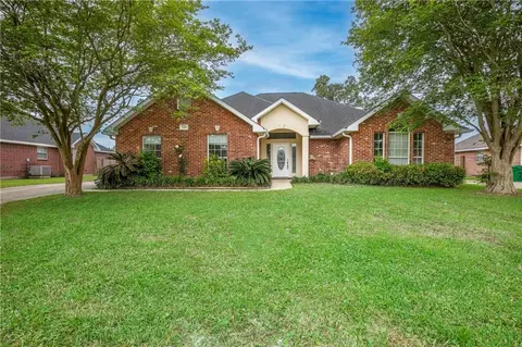 110 Pennbrooke Dr, Laplace, LA 70068