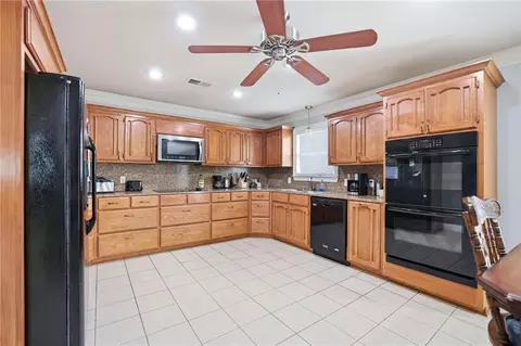 29247 S Palmetto St, Walker, LA 70785