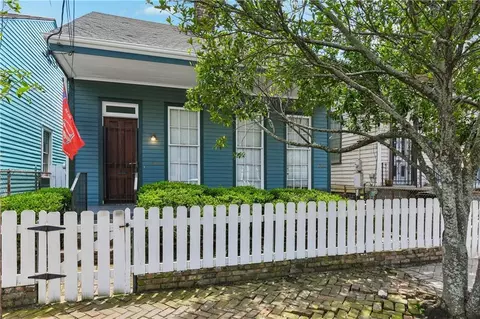 2366 68 Chippewa St, New Orleans, LA 70130