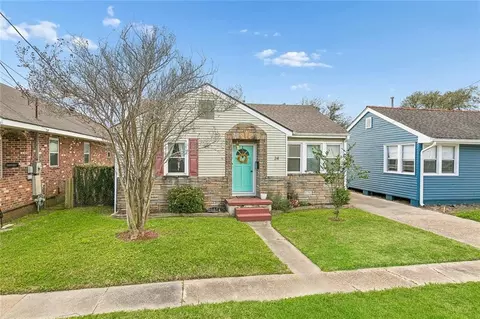 24 Renpass Ave, Harahan, LA 70123