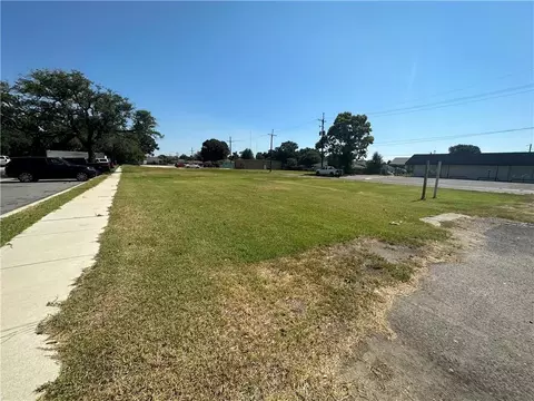 1001-1007 W Saint Bernard Hwy, Chalmette, LA 70043