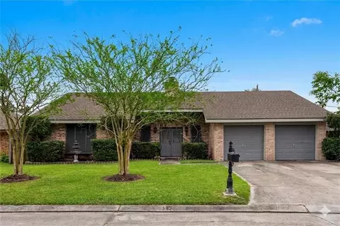 1233 Kingswood Dr, Westwego, LA 70094