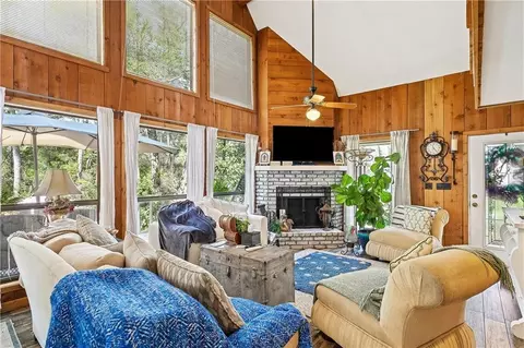 Living - 19 Holly Dr, Covington, LA 70435 photo 1 of 1