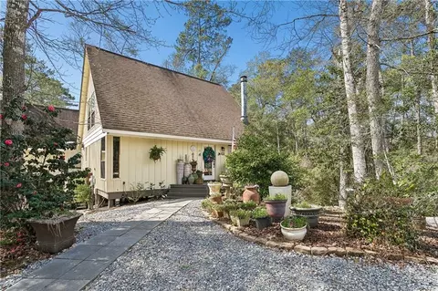 Exterior - 19 Holly Dr, Covington, LA 70435 photo 3 of 12