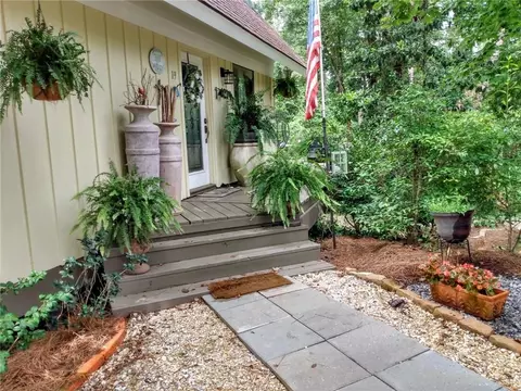 Exterior - 19 Holly Dr, Covington, LA 70435 photo 4 of 12