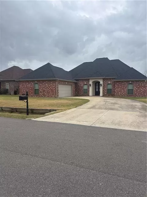 118 General Taylor Dr, Hahnville, LA 70057