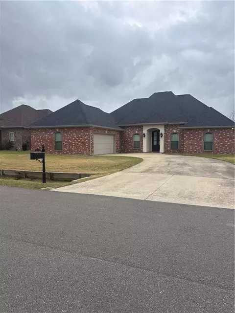 118 General Taylor Dr, Hahnville, LA 70057