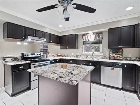 Kitchen - 70387 L St, Covington, LA 70433 photo 2 of 2