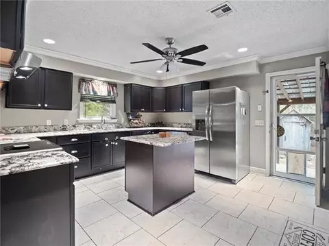 Kitchen - 70387 L St, Covington, LA 70433 photo 1 of 2
