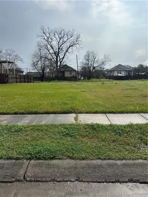 1709 Center St, Arabi, LA 70032