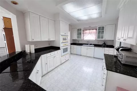 Kitchen - 84 Inlet Dr, Slidell, LA 70458 photo 1 of 1