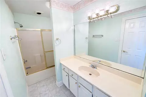Bath - 84 Inlet Dr, Slidell, LA 70458 photo 2 of 4