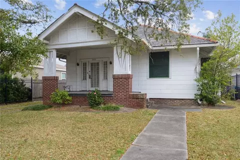2406 Metairie Rd, Metairie, LA 70001