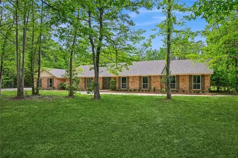 542 Oak Alley Dr, Pearl River, LA 70452