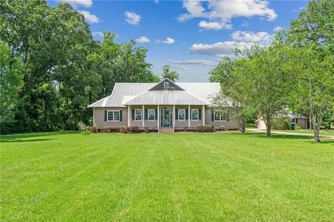1862 La Highway 22, Madisonville, LA 70447
