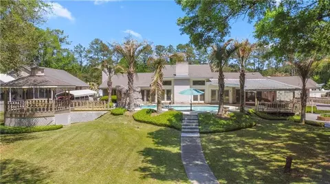 Exterior - 17239 Three Rivers Rd, Covington, LA 70435 photo 10 of 16