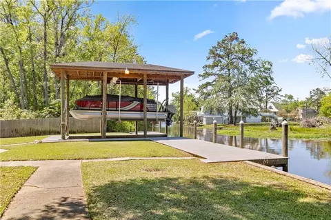 Exterior - 17239 Three Rivers Rd, Covington, LA 70435 photo 3 of 16