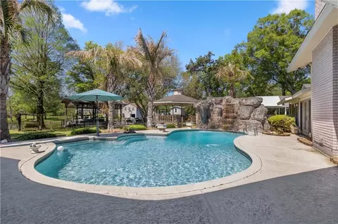 Exterior - 17239 Three Rivers Rd, Covington, LA 70435 photo 8 of 16