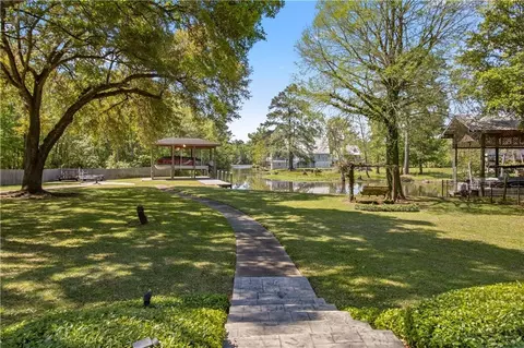 Exterior - 17239 Three Rivers Rd, Covington, LA 70435 photo 13 of 16
