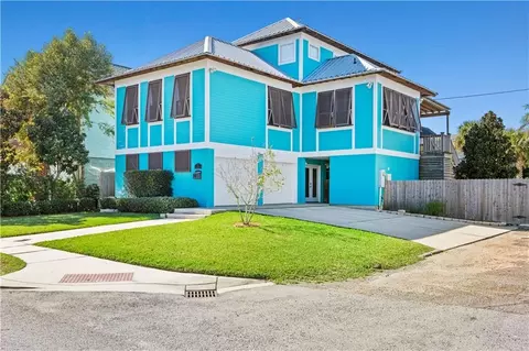 223 W Maple Ridge Dr, Metairie, LA 70001