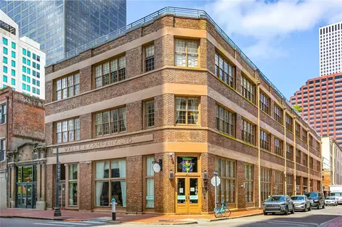 410 Natchez St #1, New Orleans, LA 70130
