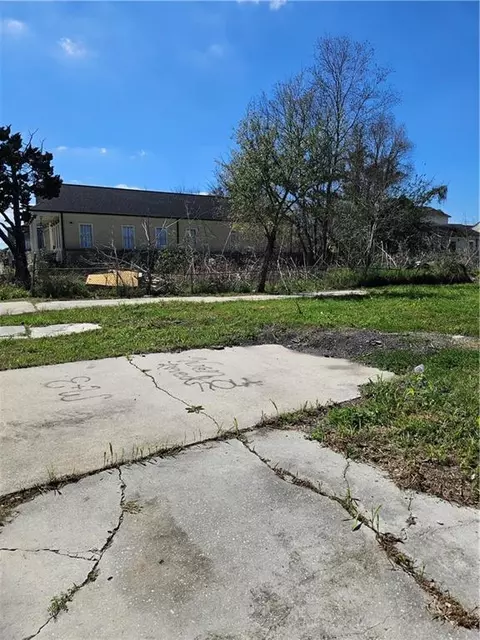 1534 Piety St, New Orleans, LA 70117