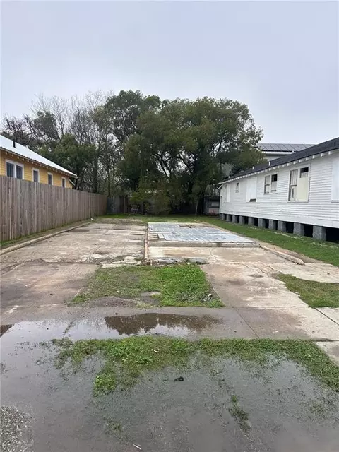 1428 Japonica St, New Orleans, LA 70117