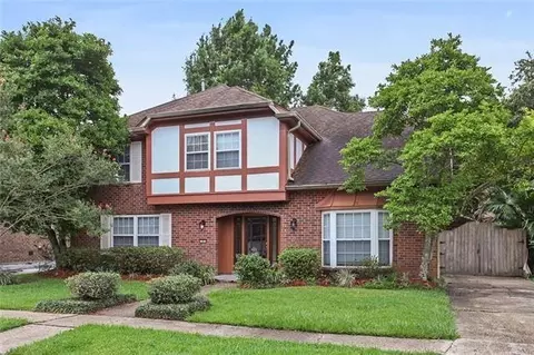 5 Kings Canyon Dr, New Orleans, LA 70131