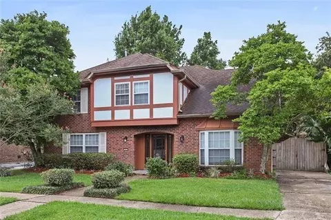 5 Kings Canyon Dr, New Orleans, LA 70131