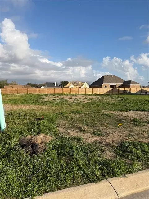 329 Sophia Dr, Luling, LA 70070 photo 4