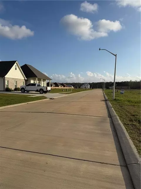 329 Sophia Dr, Luling, LA 70070 photo 7