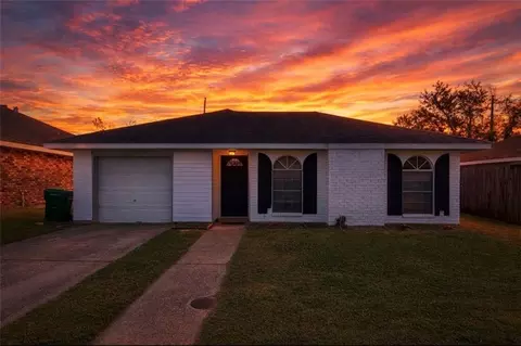 2812 Concordia Dr, Laplace, LA 70068