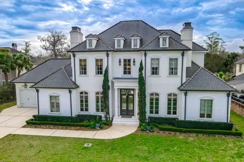 208 Forest Oaks Dr, New Orleans, LA 70131